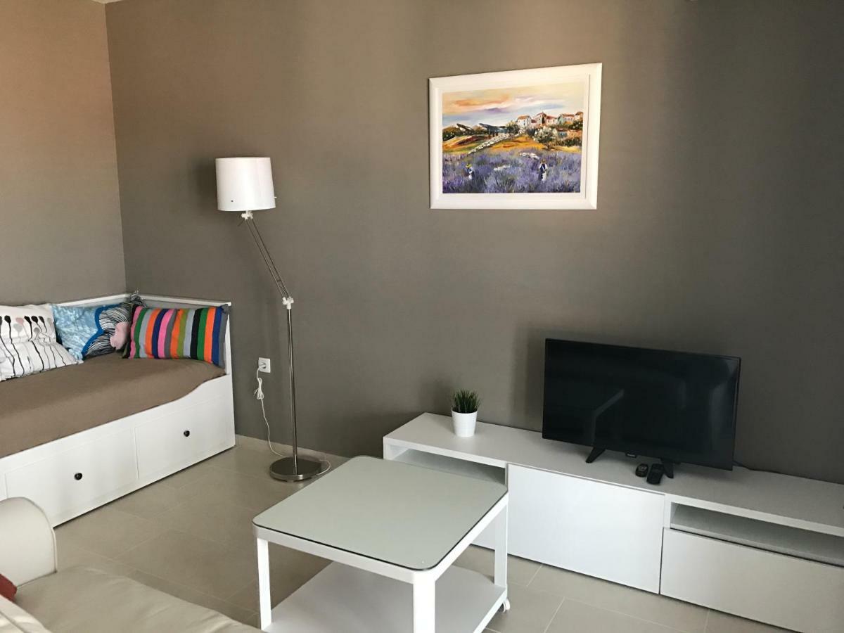 Apartments Gazebo โตรกีร์ ภายนอก รูปภาพ
