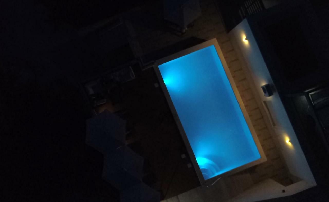 Apartments Gazebo โตรกีร์ ภายนอก รูปภาพ